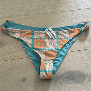 Dippin Daisys Daisy Dukes Bottoms size medium (reversible)